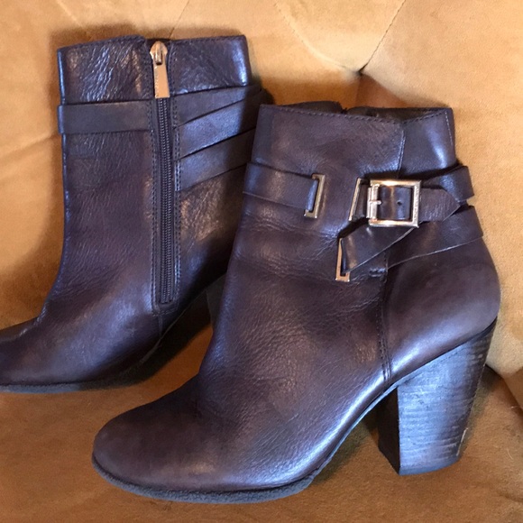 Vince Camuto Harriet soft leather stacked ankle - Picture 3 of 8
